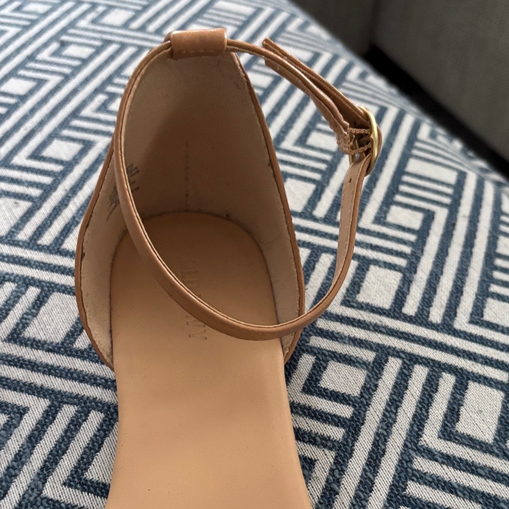 Old Navy Women's Tan and Cream Sandals, Size 9, good used condition - Picture 5 of 10